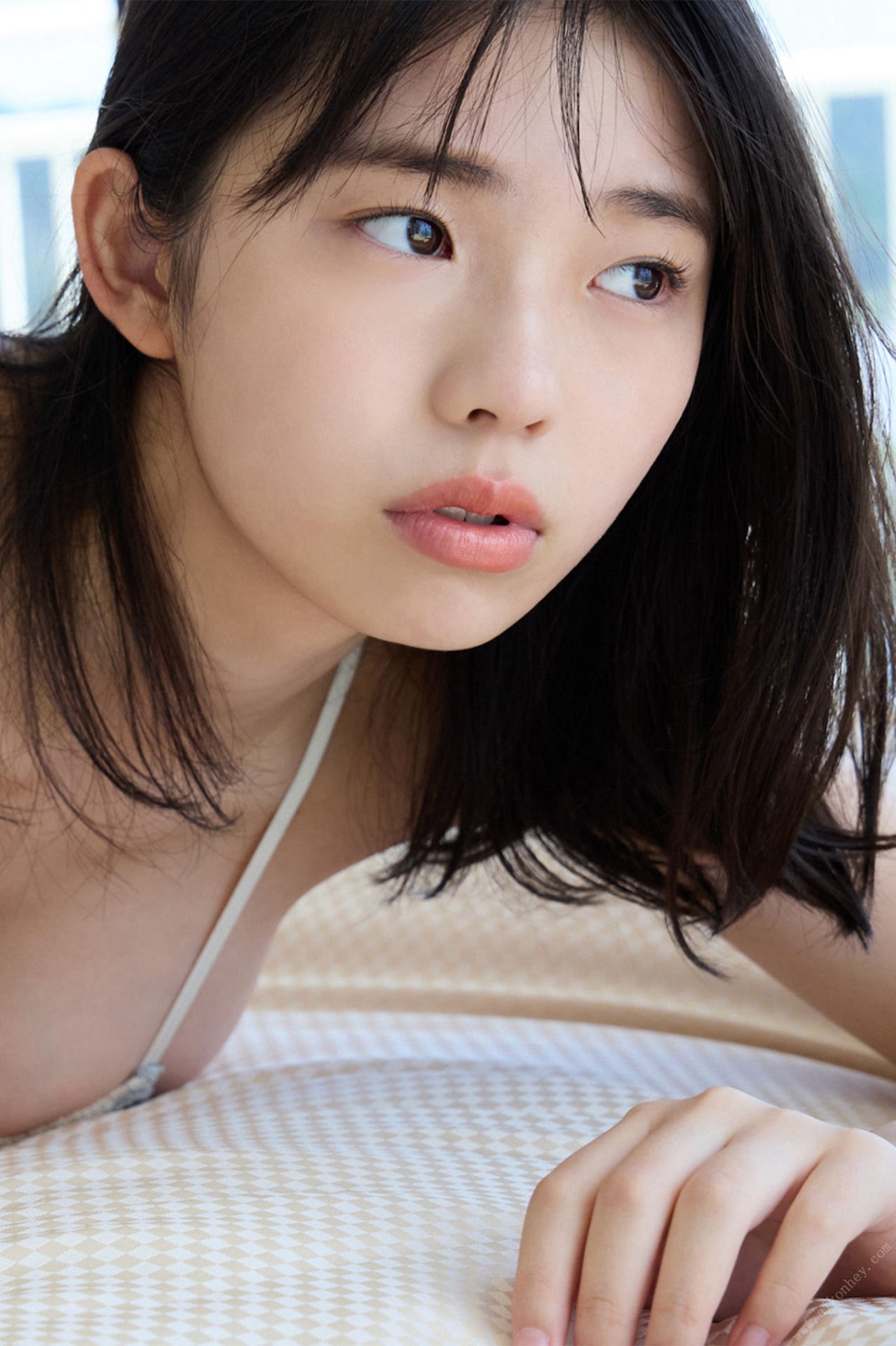 FRIDAY Digital Photobook 2022 10 06 Hina Kikuchi 菊地姫奈 Overwhelming heroine Vol 002 0101 1997011030.jpg