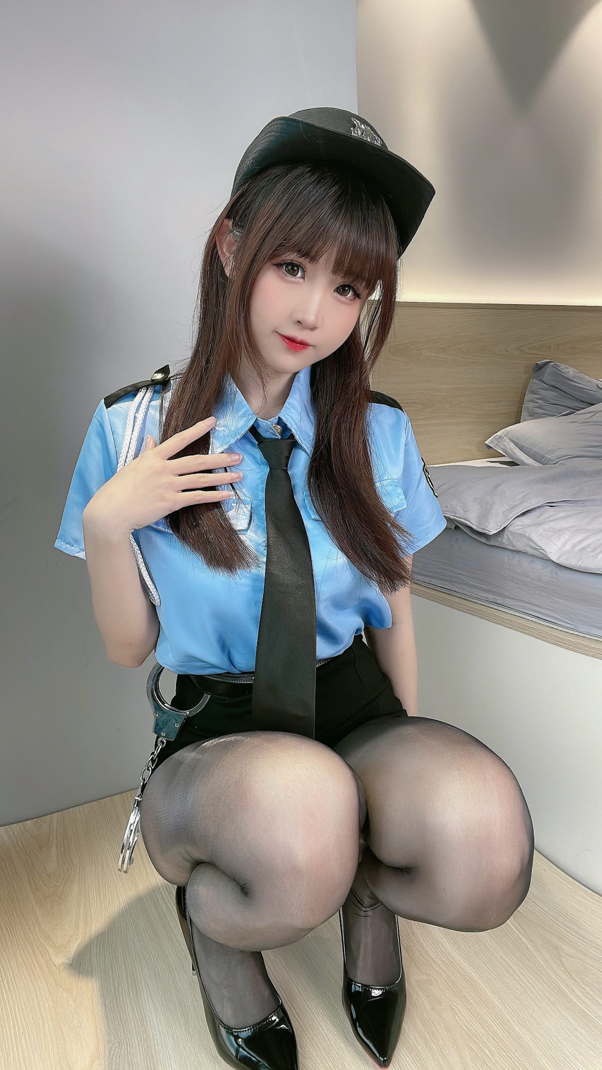 Coser@miko酱ww Vol 002 女警制服 0073 6405912300.jpg