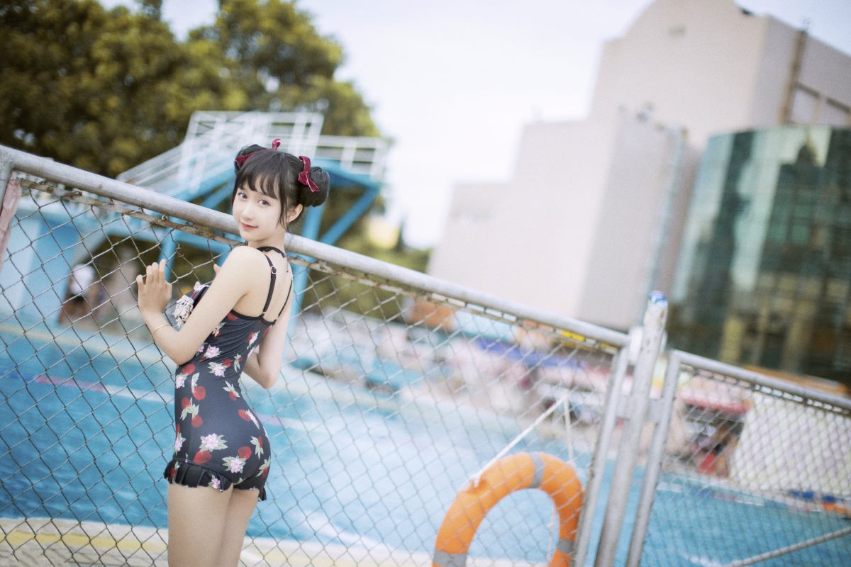 Coser@木绵绵OwO Vol 022 草莓泳衣 0004 1402599711.jpg