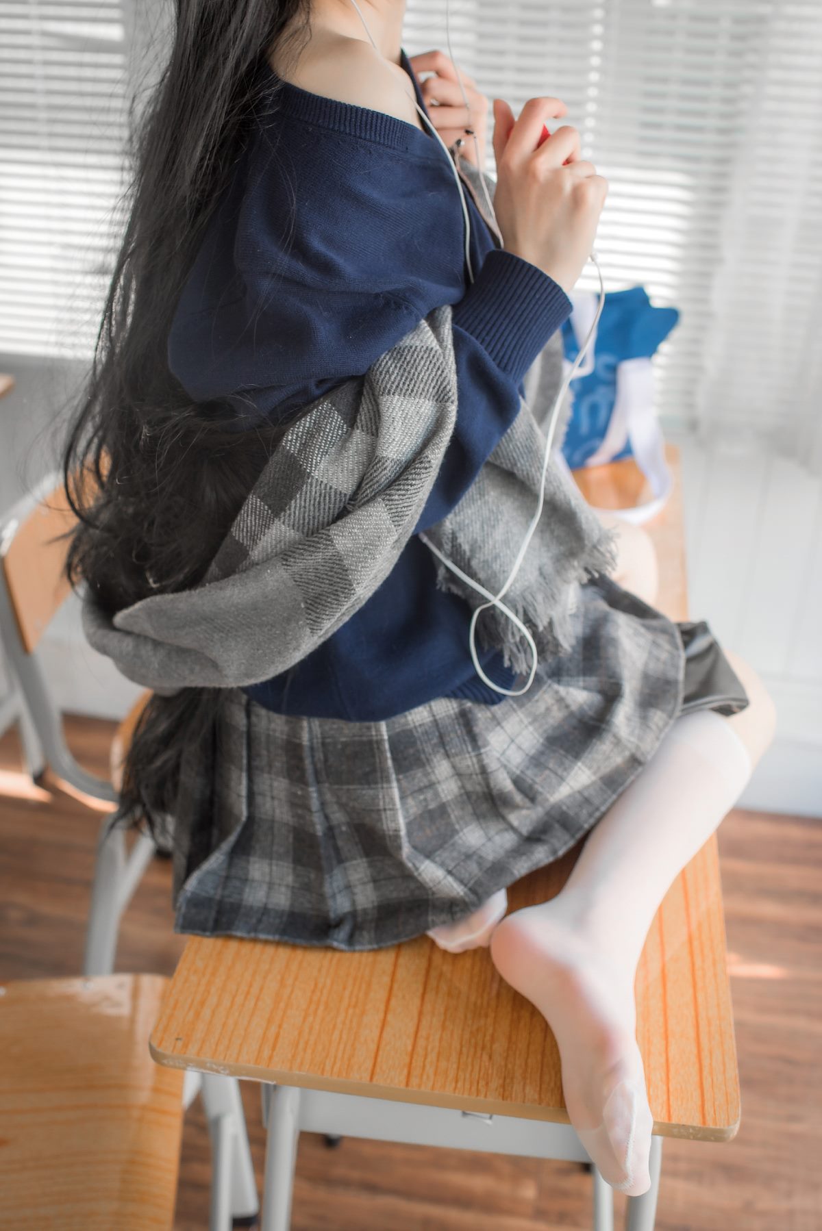 Coser@izumi泉桃子 Vol 003 纯白毕业季 0001 9318055953.jpg