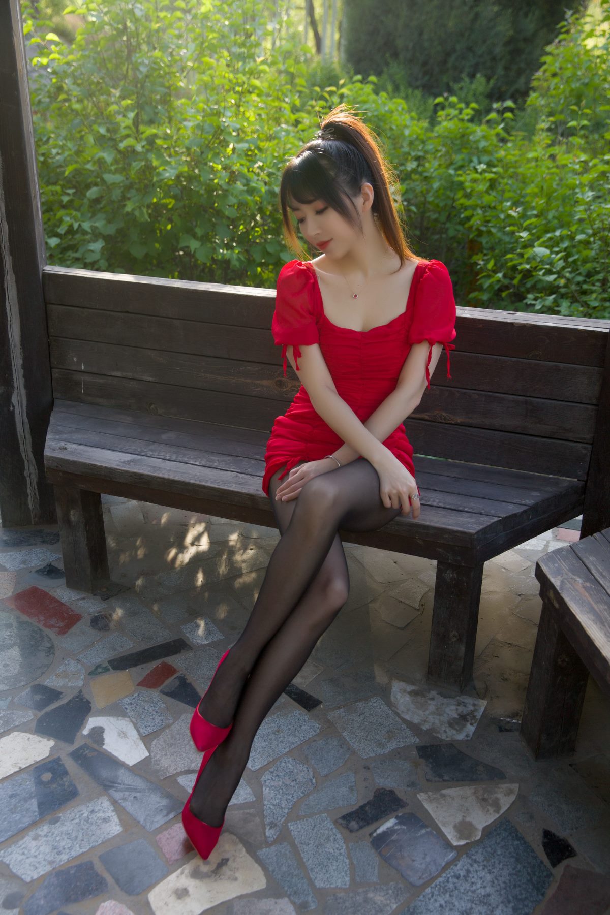 Coser@小女巫露娜 Vol 023 户外小红裙 0003 6388076842.jpg