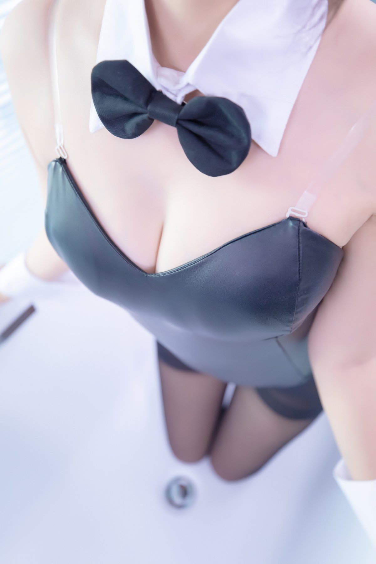 Coser@神楽坂真冬 Vol.077 兔女郎与钢管 A 0003