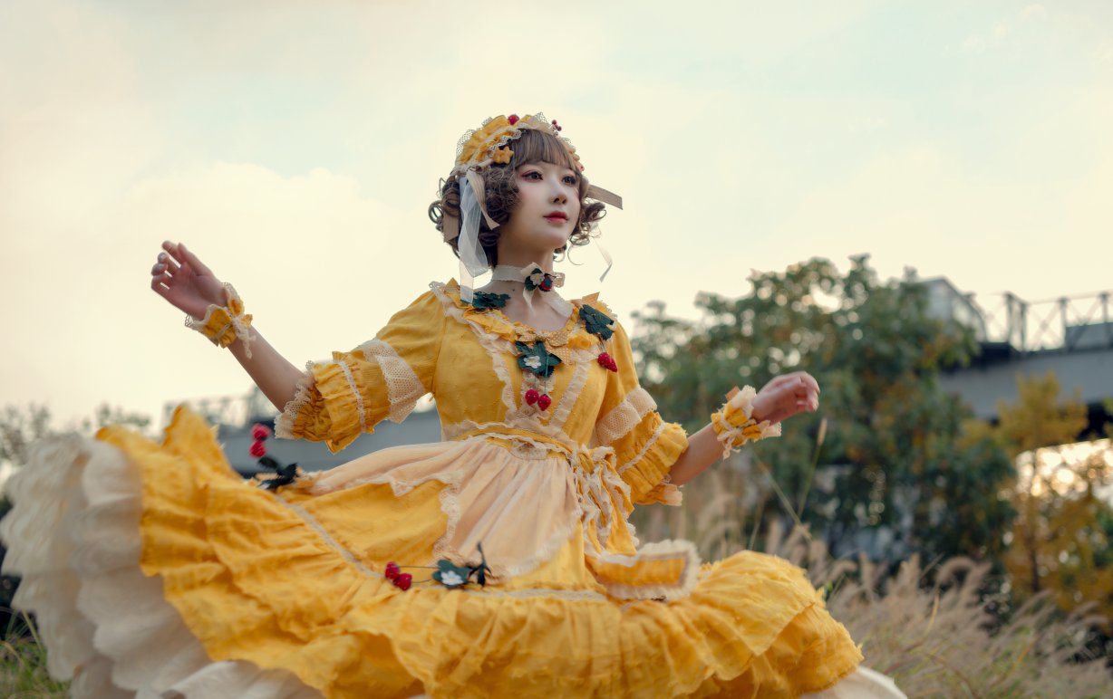 Coser@阿包也是兔娘 Vol.018 lolita黄裙 0011