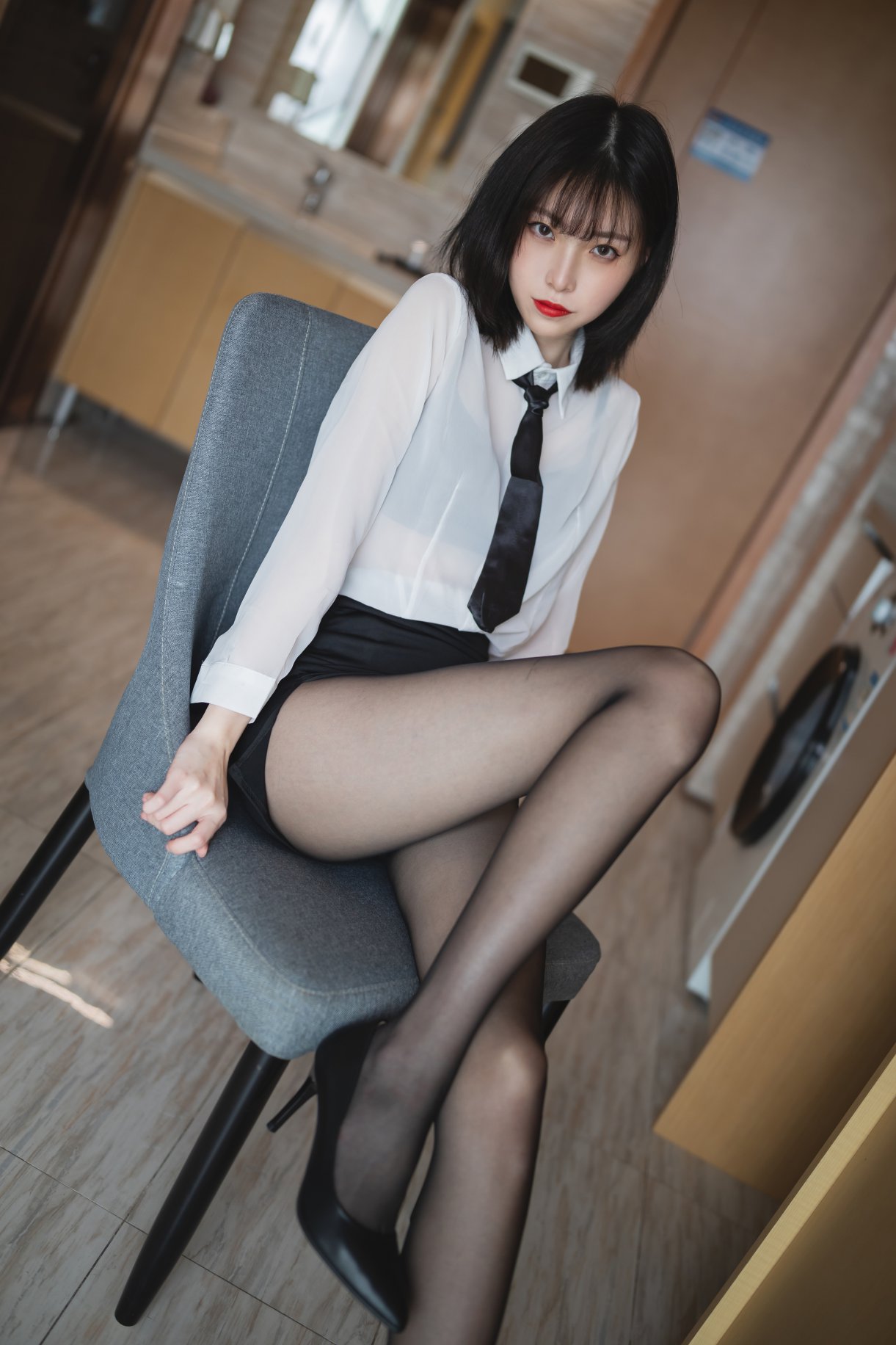 Coser@许岚LAN Vol.002 OL制服 0037