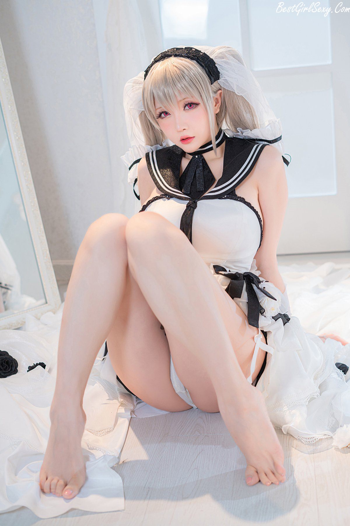 Coser@小姐姐星之迟迟 Vol.087 纯白と漆黑 电子包 A