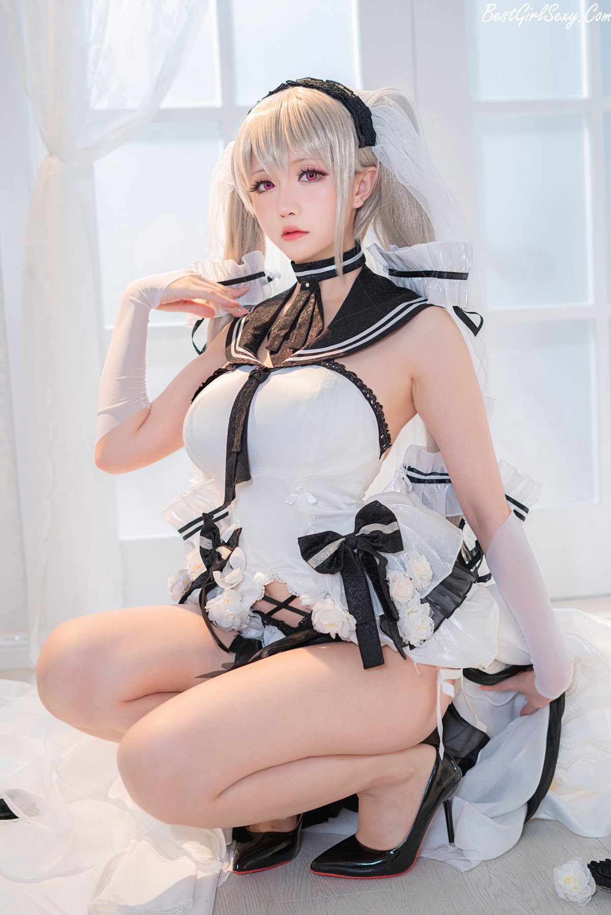 Coser@小姐姐星之迟迟 Vol.087 纯白と漆黑 电子包 A 0013