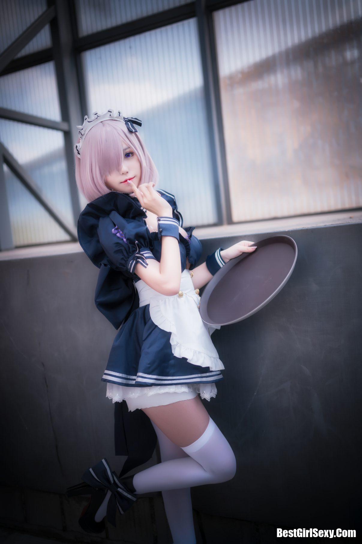 Coser@芋圆侑子 Vol.017 黑枪呆女仆自拍 18