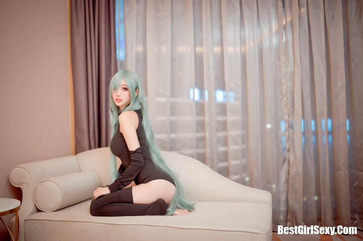 Coser@周叽是可爱兔兔 Vol.035 伊丽莎白连体衣 9