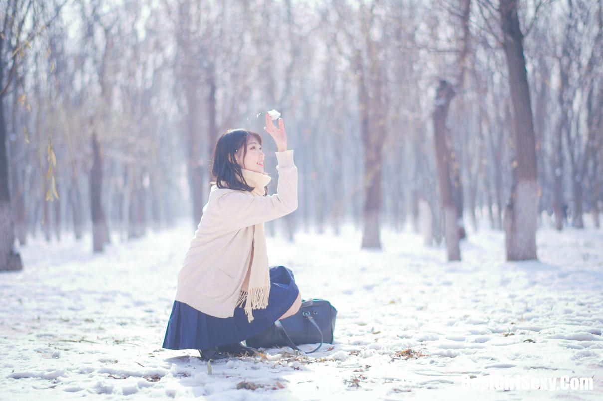 Coser@周叽是可爱兔兔 Vol.028 雪景jk 8