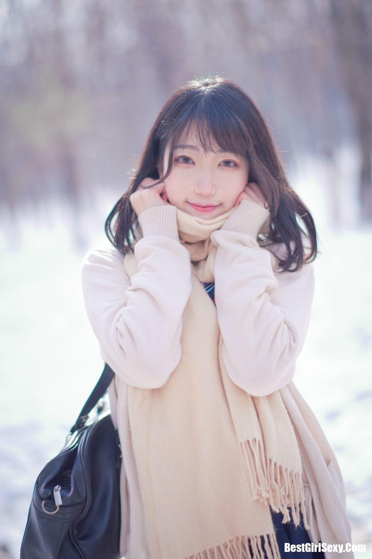 Coser@周叽是可爱兔兔 Vol.028 雪景jk 13