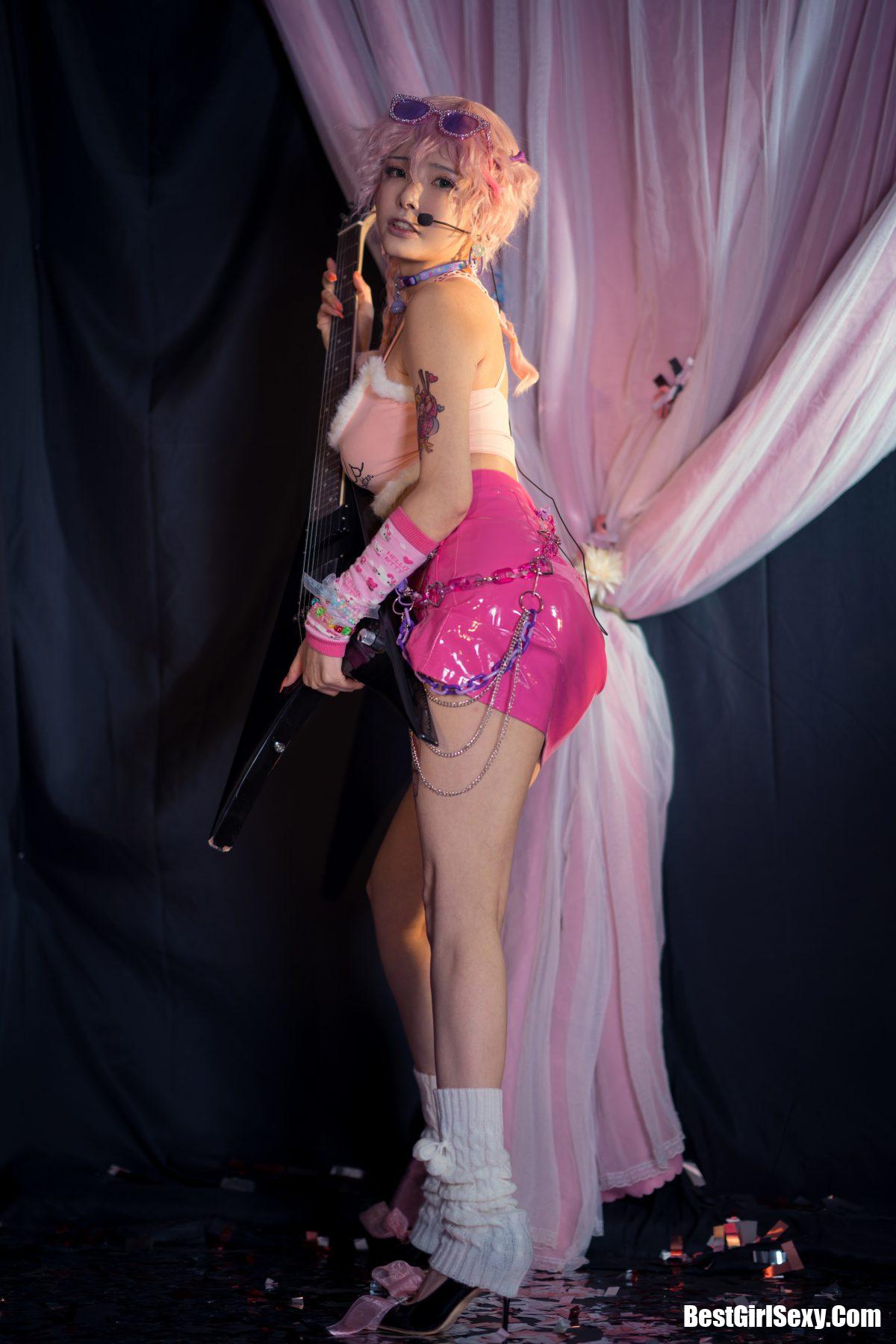 Coser@秋和柯基 Vol.042 小偶像 32