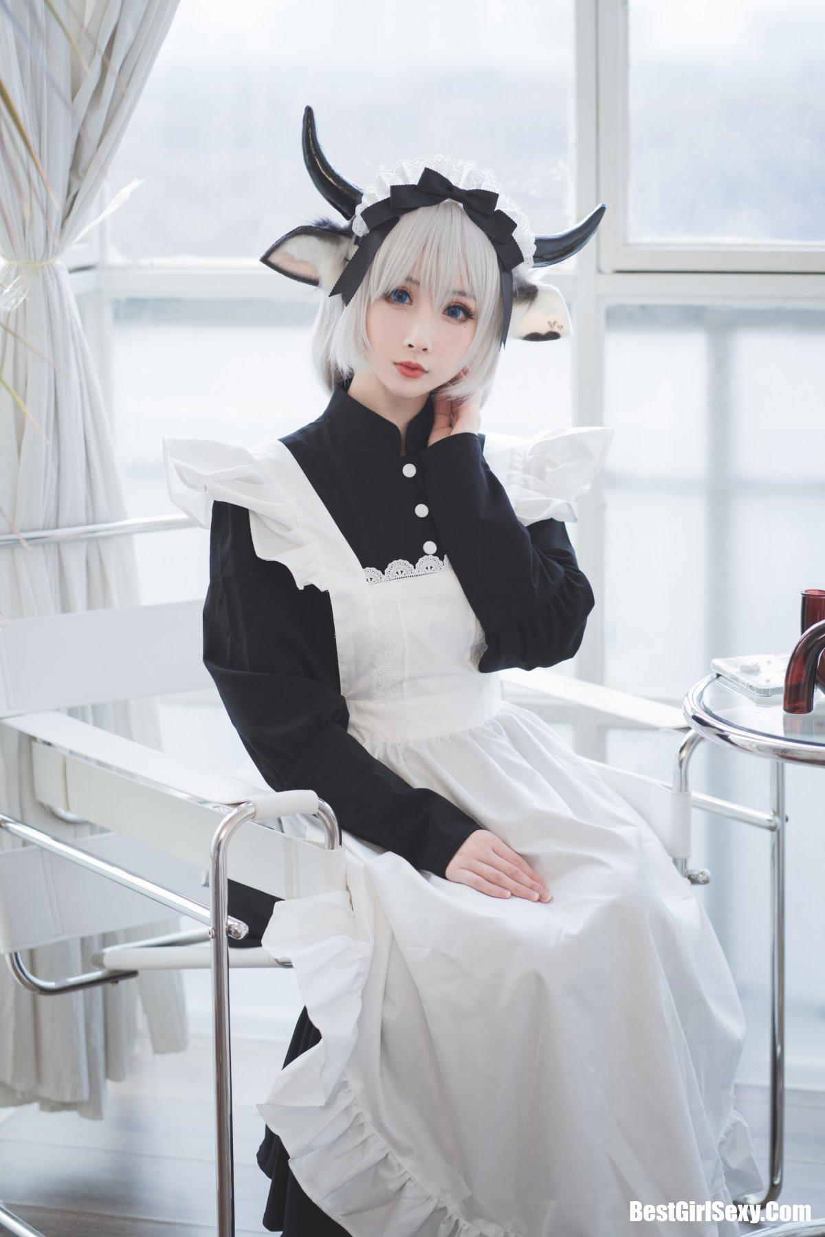 Coser@rioko凉凉子 贴心的牛奶女仆 1