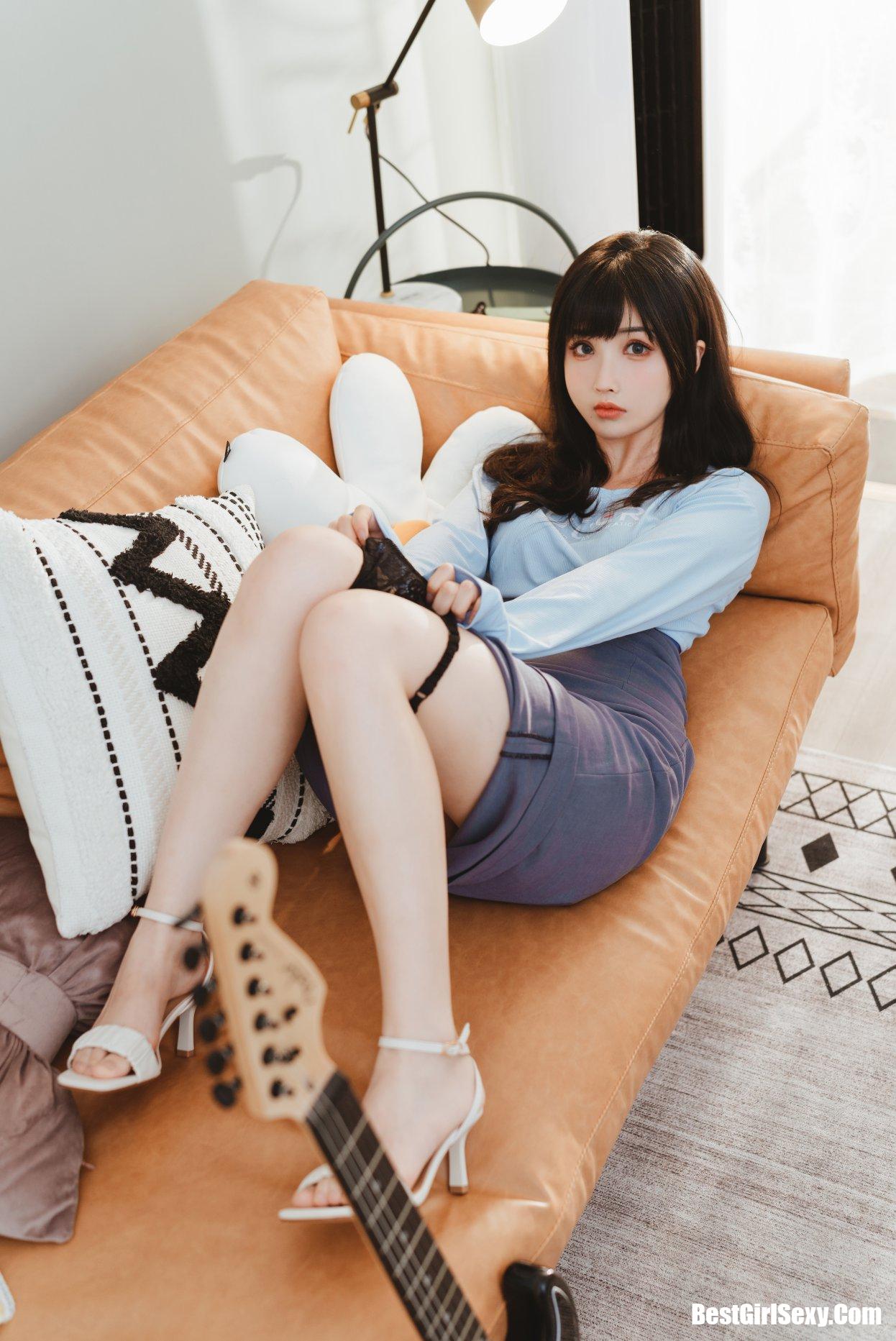 Coser@rioko凉凉子 Vol.074 吉他妹妹系带裙 32