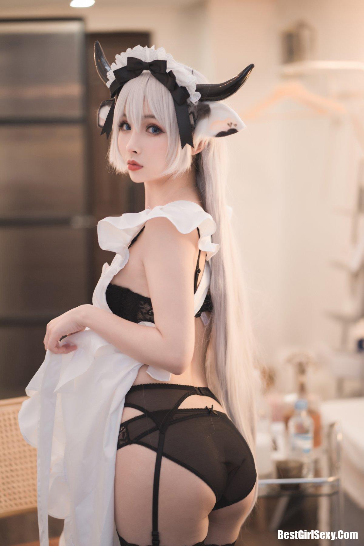 Coser@rioko凉凉子 Vol.063 贴心的奶牛女仆 20