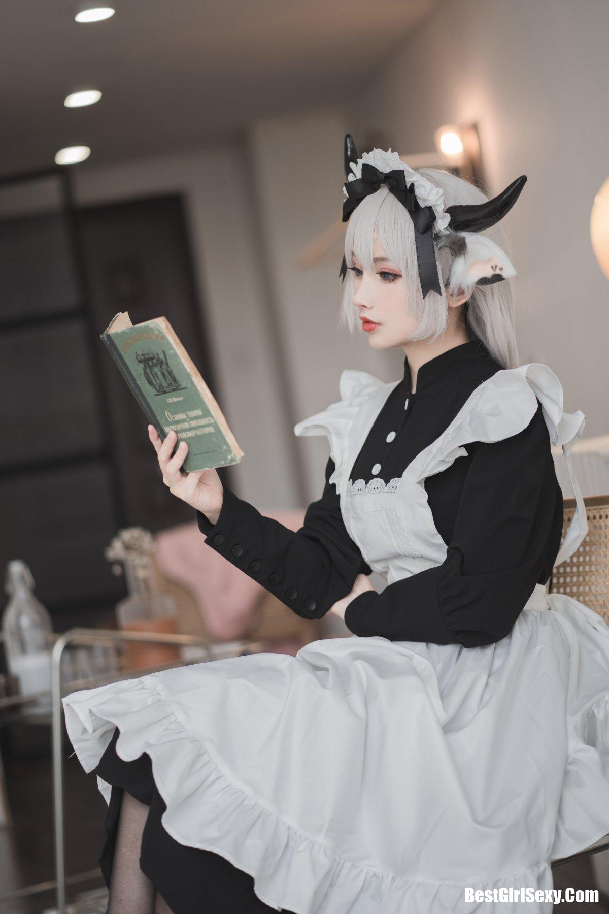 Coser@rioko凉凉子 Vol.063 贴心的奶牛女仆 45