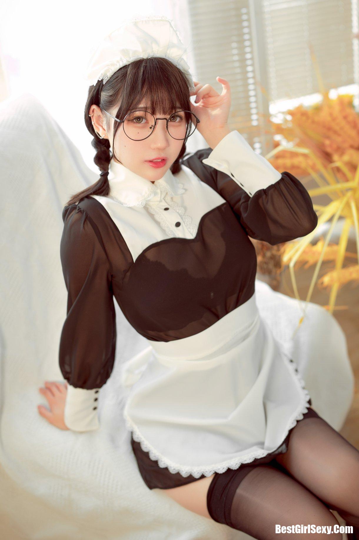 Coser@周叽是可爱兔兔 Vol.036 眼镜女仆 32