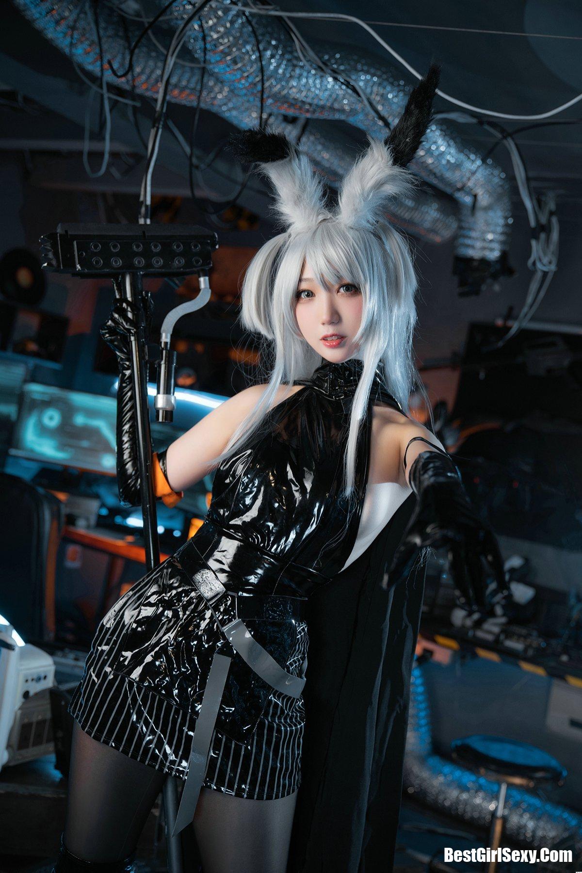 Coser@周叽是可爱兔兔 Vol.014 精二暴行 1