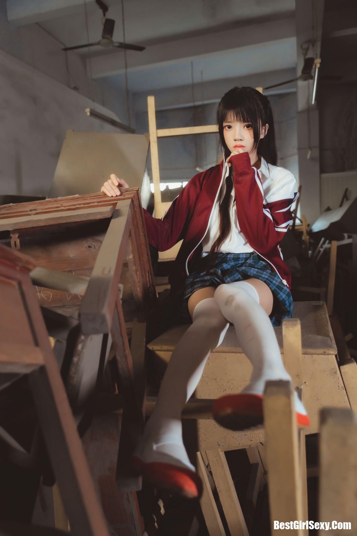 Coser@桜桃喵 Vol.086 桜桃未熟3 废弃教室 29