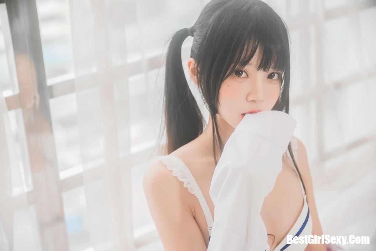 Coser@桜桃喵 Vol.073 白衬衫双马尾 36