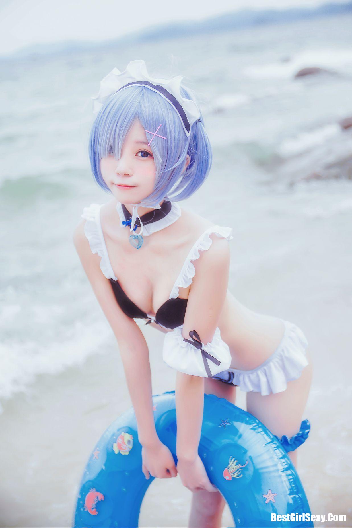 Coser@桜桃喵 Vol.036 蕾姆水着 25