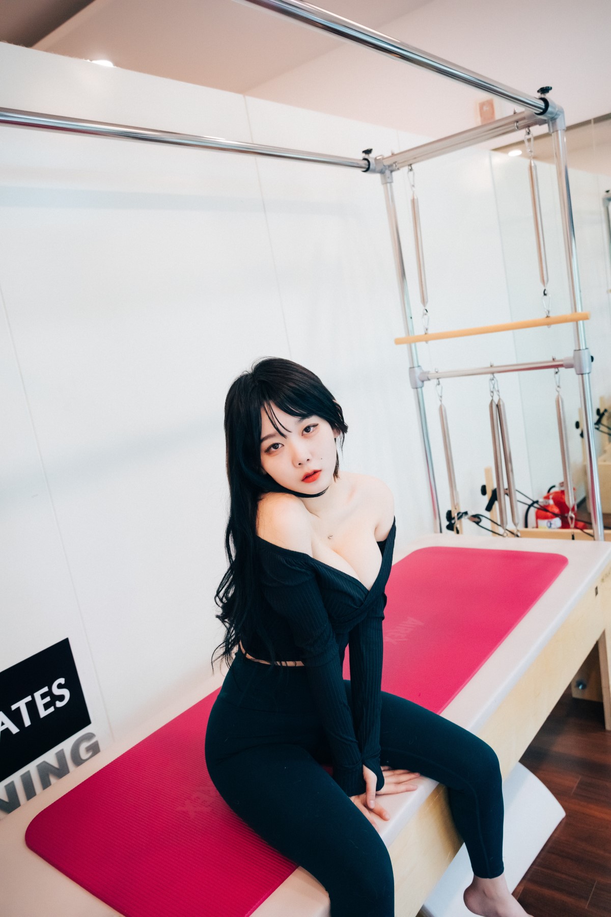 Loozy Zia 지아 Pilates Instructor Full Ver A 0020 1802184839.jpg