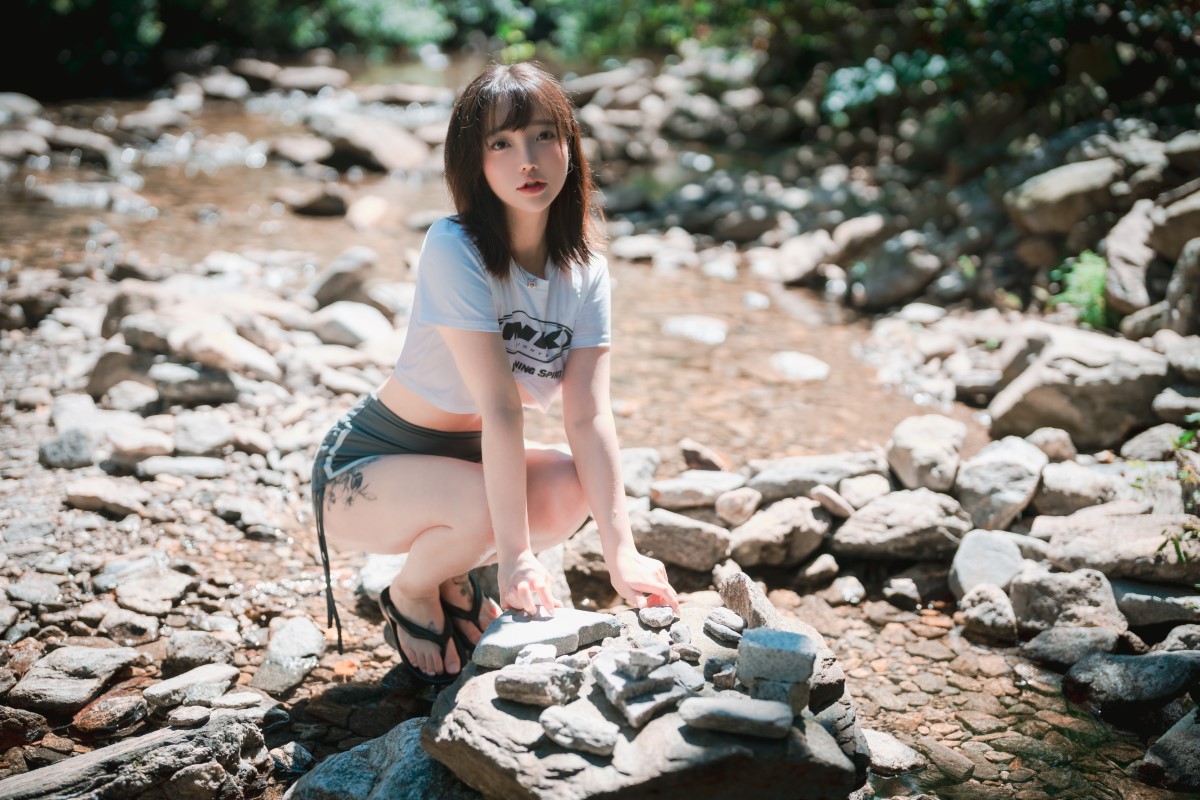 DJAWA Son Ye Eun 손예은 A Girl in Nature 0019 6283868103.jpg