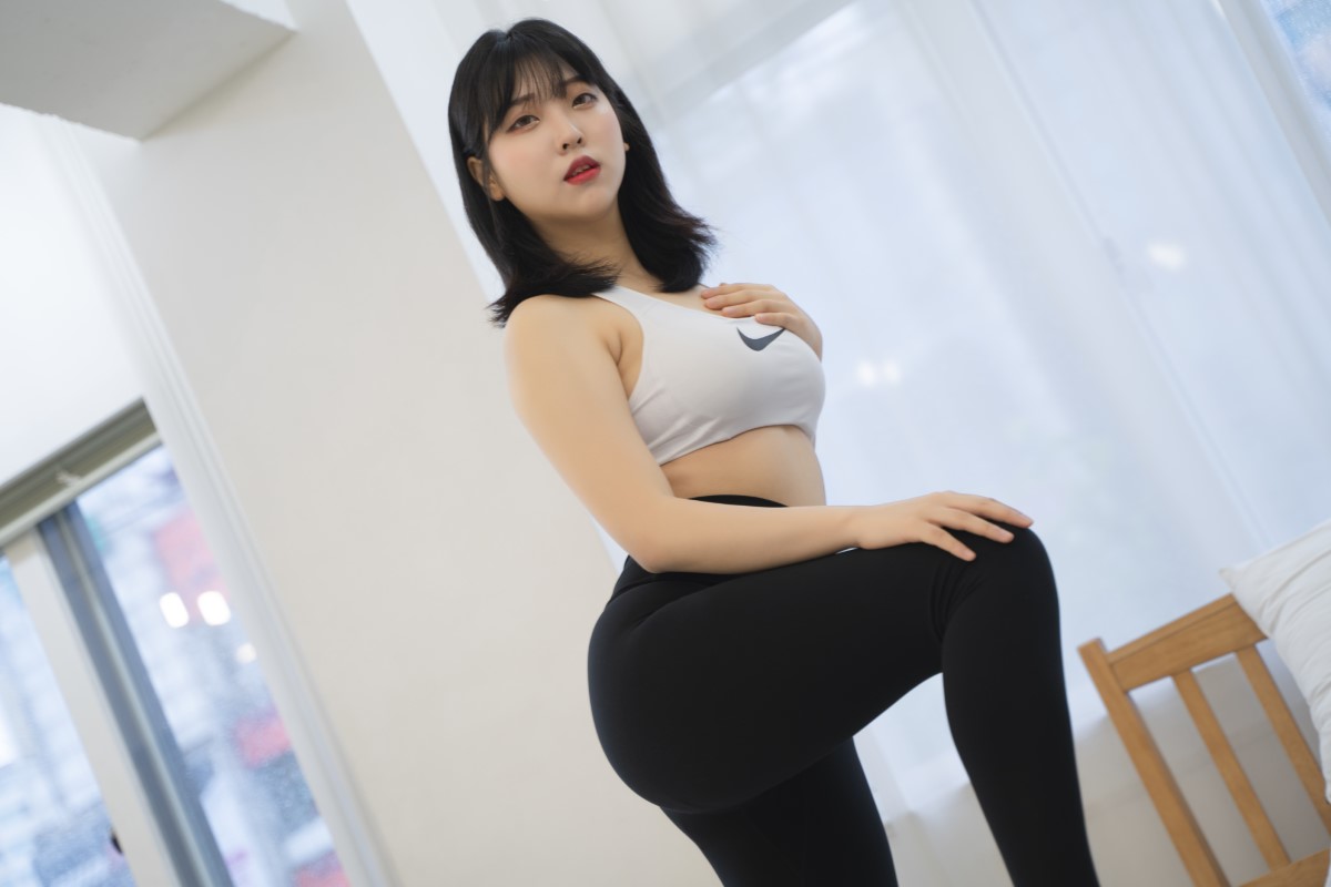 ROGLE Song Hana 송하나 Leggings 0010 2253198781.jpg