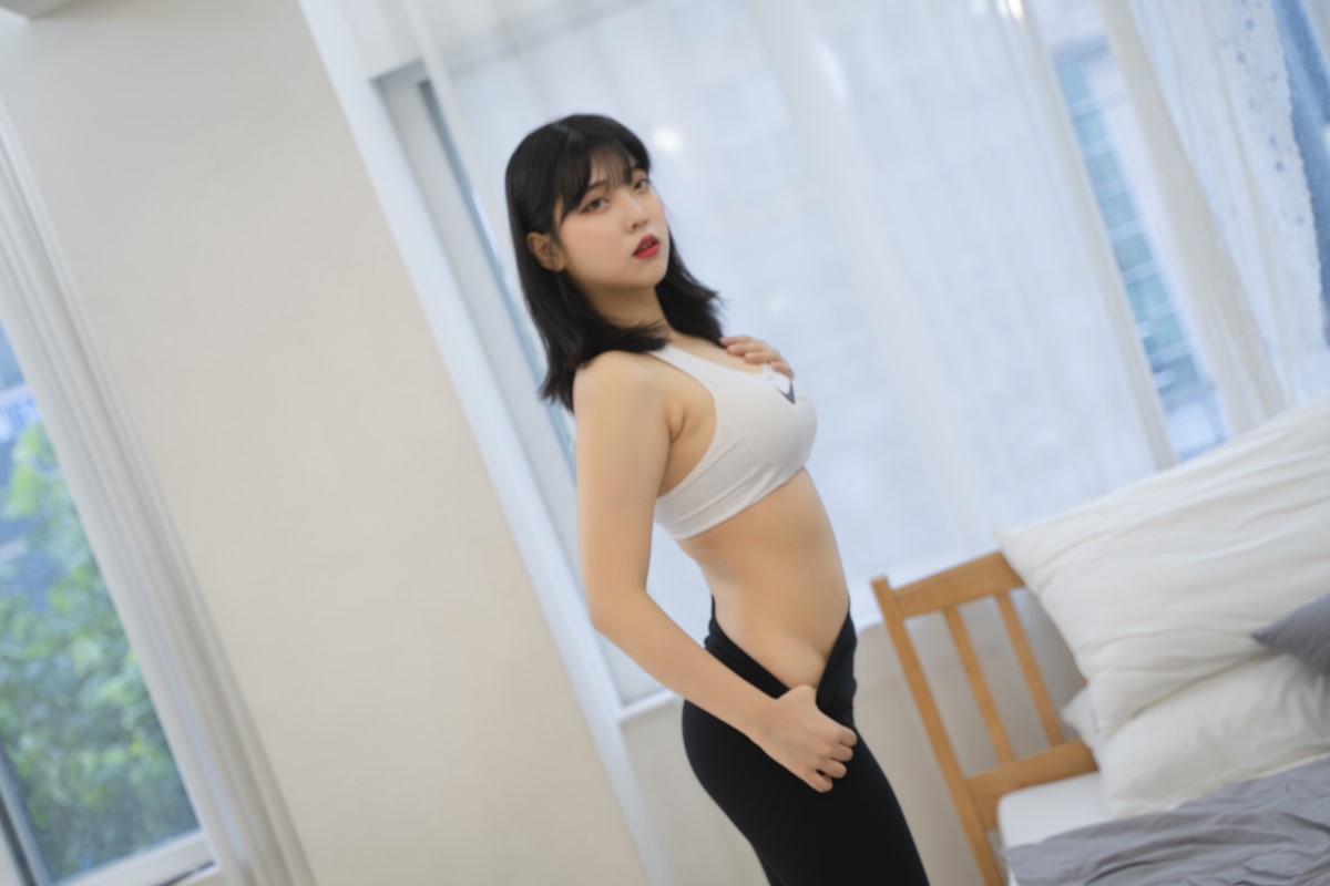 ROGLE Song Hana 송하나 Leggings 0011 4549684603.jpg