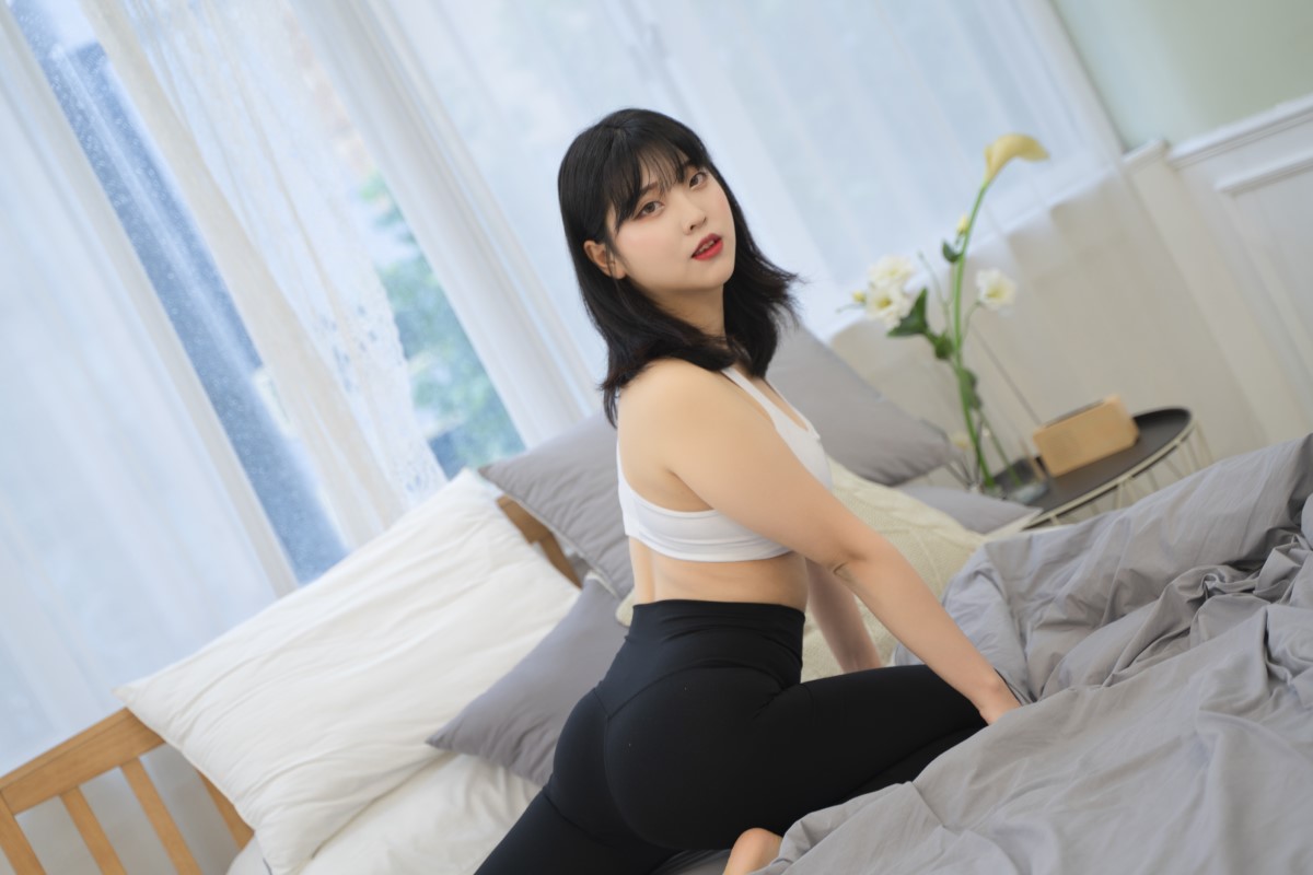 ROGLE Song Hana 송하나 Leggings 0013 6899673779.jpg