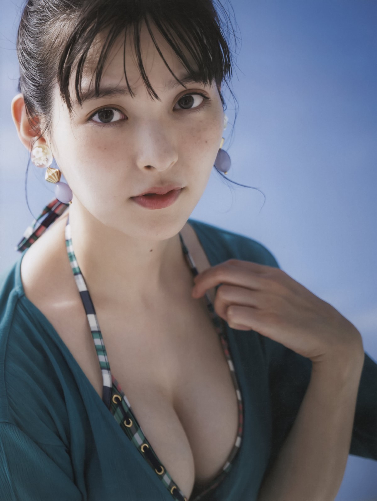 Photobook 2022 11 11 Sumire Uesaka 上坂すみれ Violet Dream 0004 5451058021.jpg