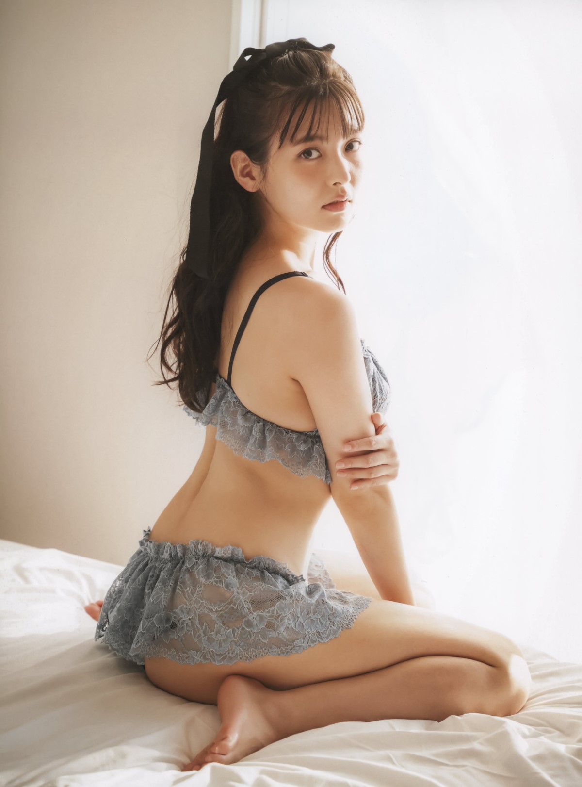 Photobook 2022 11 11 Sumire Uesaka 上坂すみれ Violet Dream 0083 0373877590.jpg