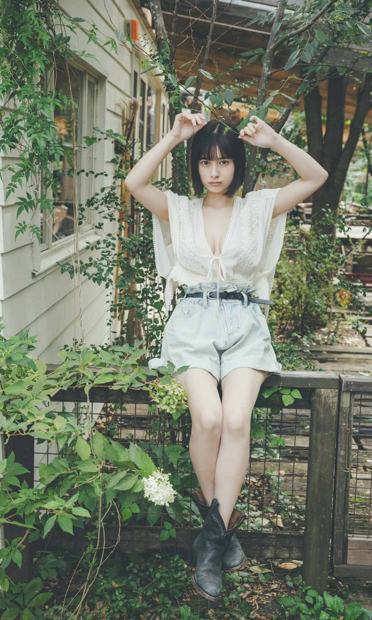 Weekly Photobook Sakurako Okubo 大久保桜子 Dearest 0001 8310587518.jpg