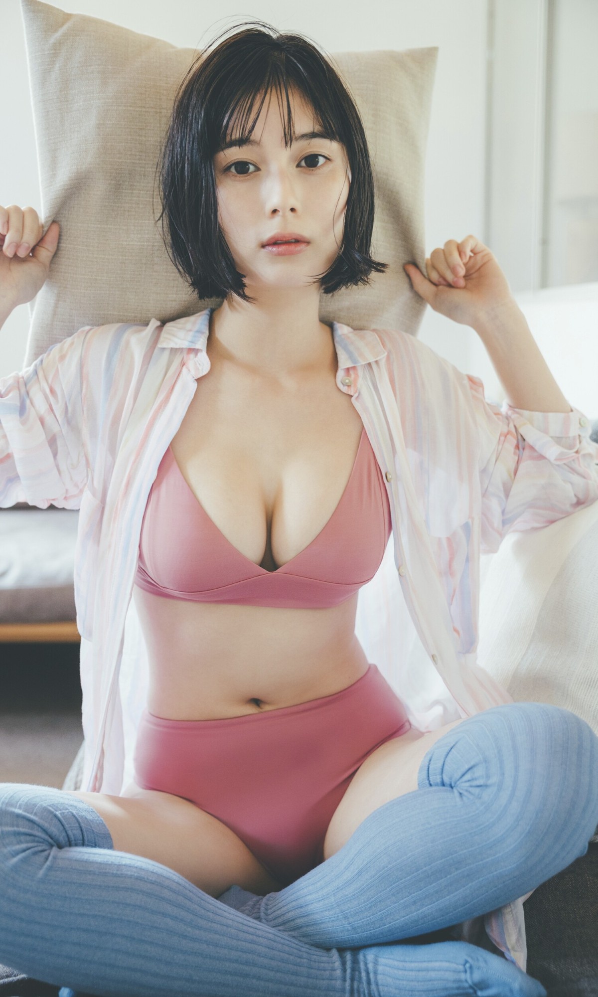 Weekly Photobook Sakurako Okubo 大久保桜子 Dearest 0039 3655401592.jpg