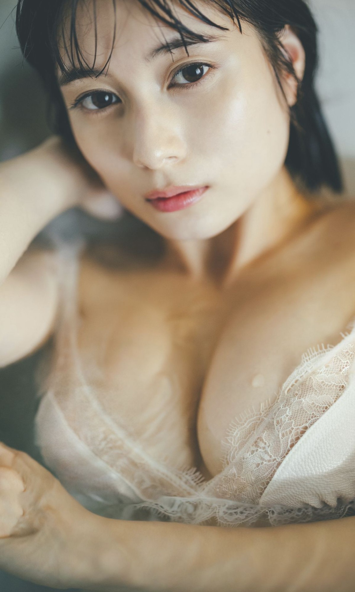 Weekly Photobook Sakurako Okubo 大久保桜子 Dearest 0080 1582677926.jpg