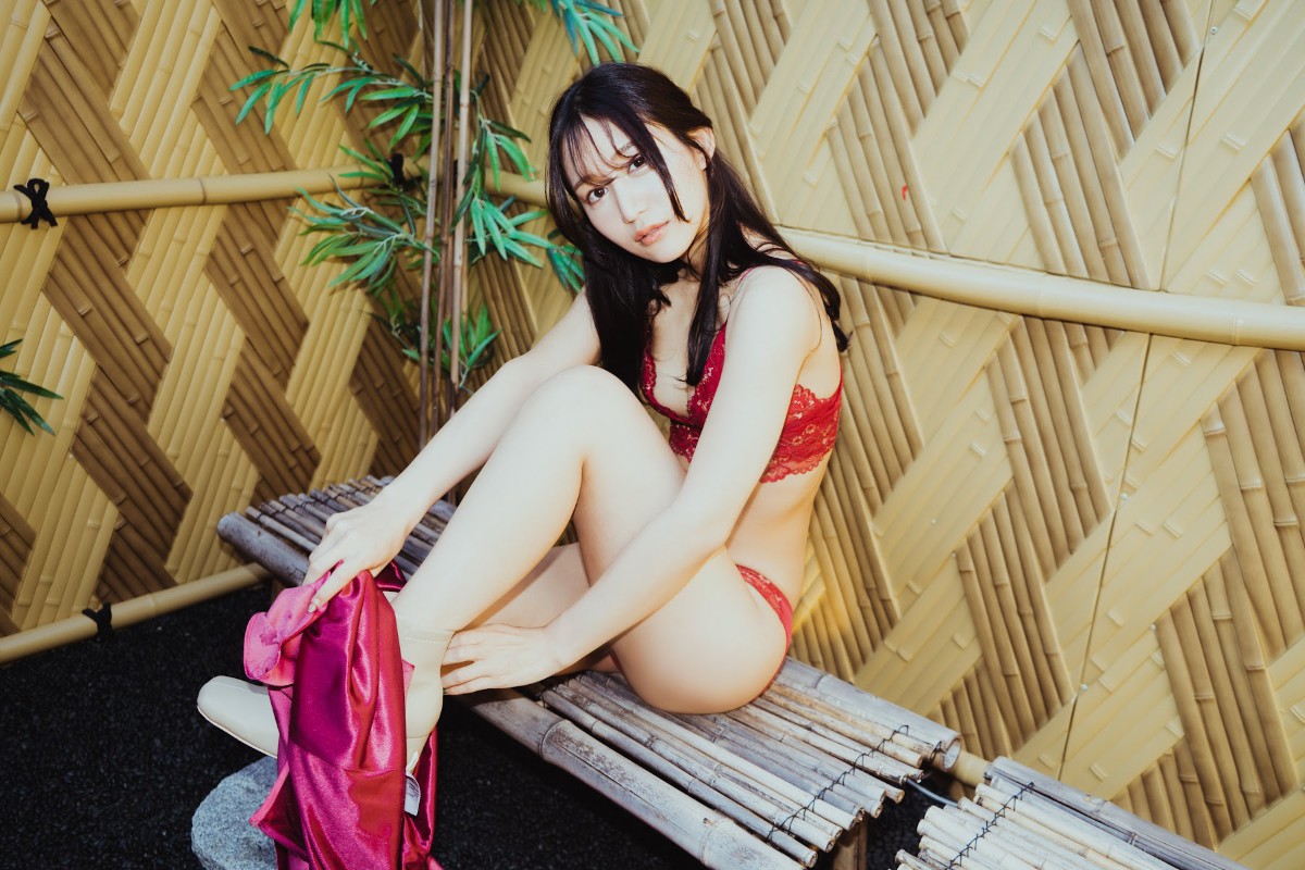 Photobook Ai Hoshina 星奈あい Escape No Watermark 0087 7636557822.jpg