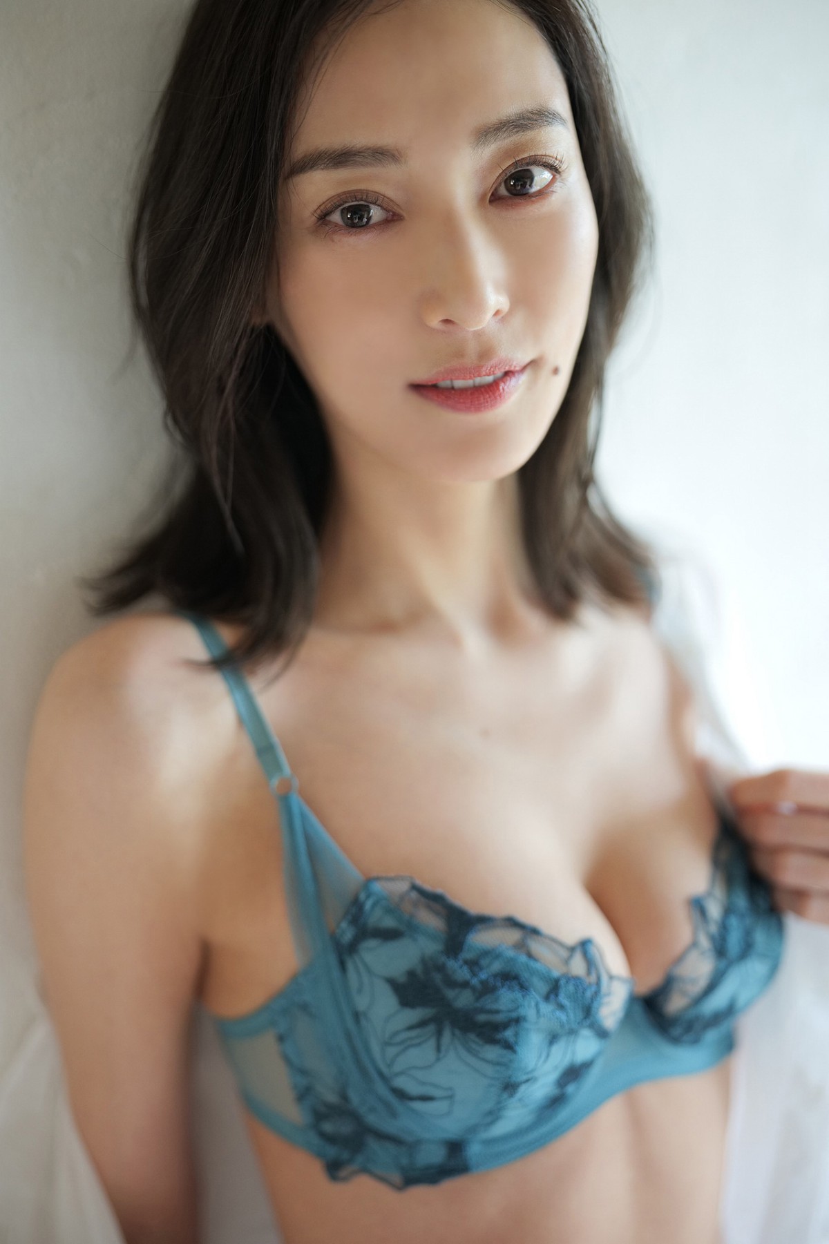 Post Digital Photo Natsuki Ikeda 池田夏希 Its No Good If You Close Your Eyes No Watermark 0005 1271980811.jpg