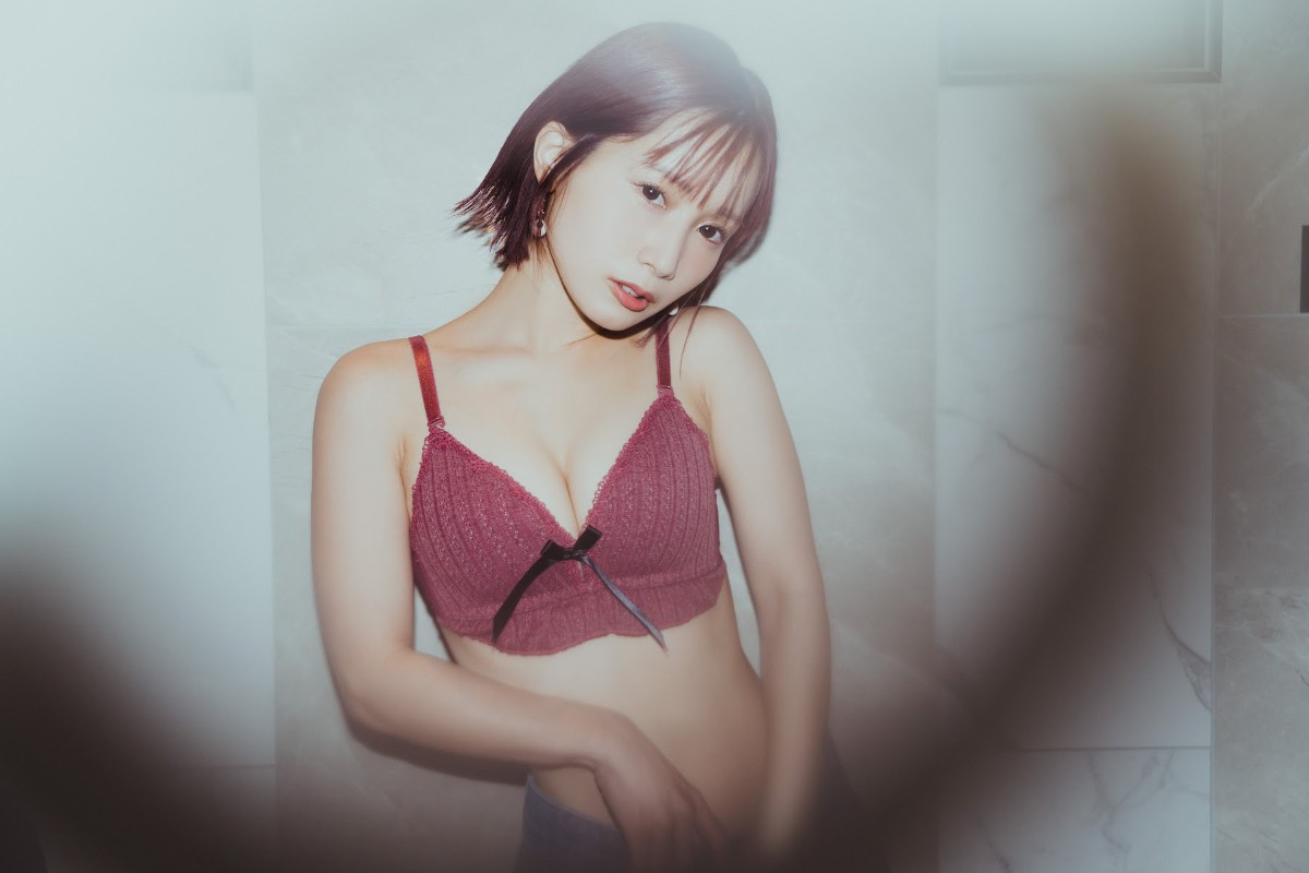 Photobook Minami Kojima 小島みなみ Escape No Watermark 0091 8343208766.jpg