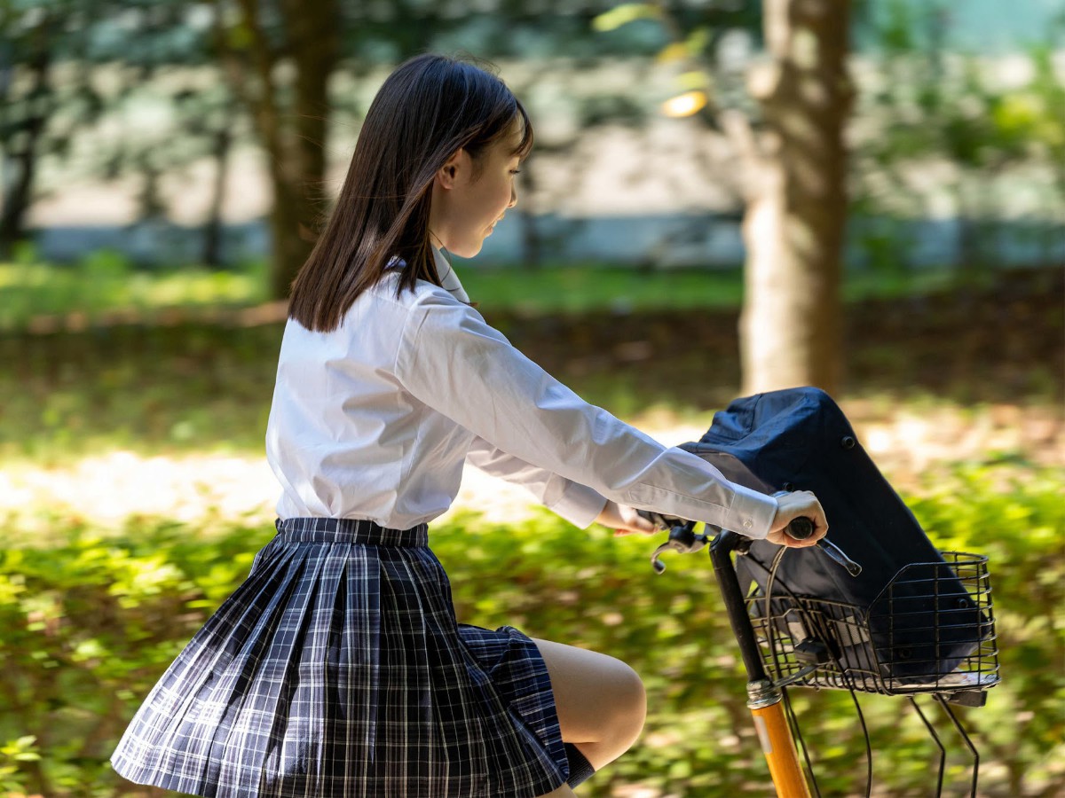 Photobook Hana Shirato 白桃はな Youth Aoharu No Watermark 0061 3048244730.jpg