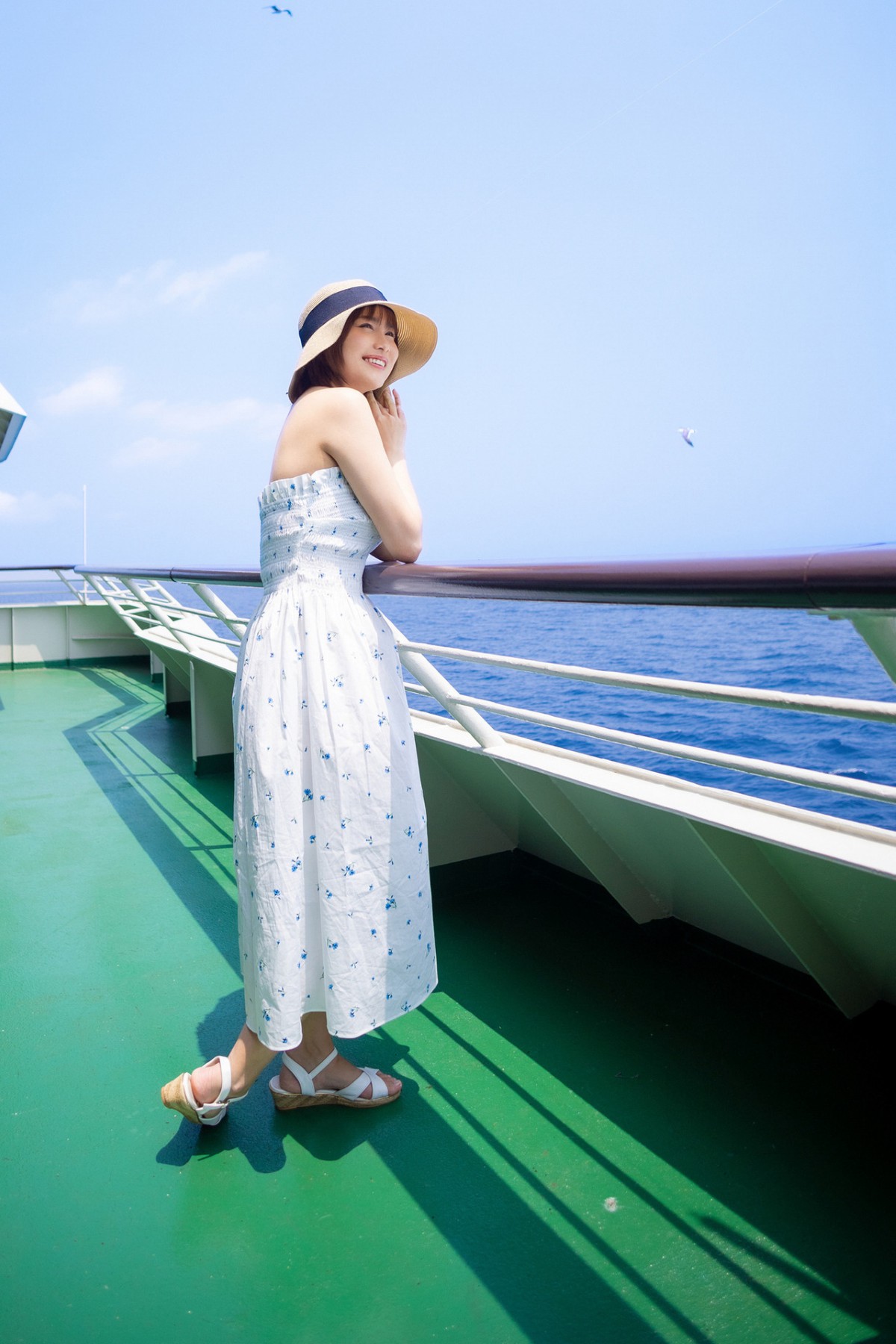 Photobook 2022 10 14 Asuna Kawai 河合あすな On That Island Where I Spent Time With You 0004 0188281472.jpg