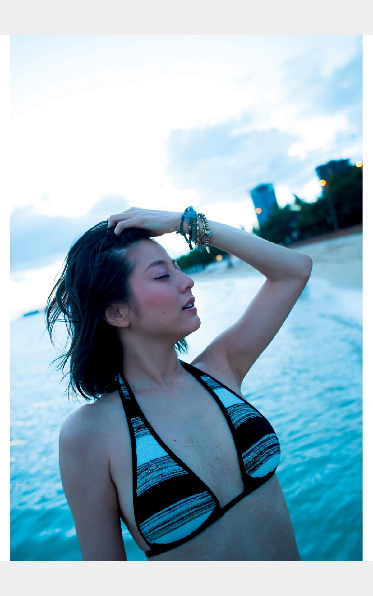 Photobook 2016 08 27 Yumi Sugimoto 杉本有美 Its Me No Watermark 0052 5364468385.jpg