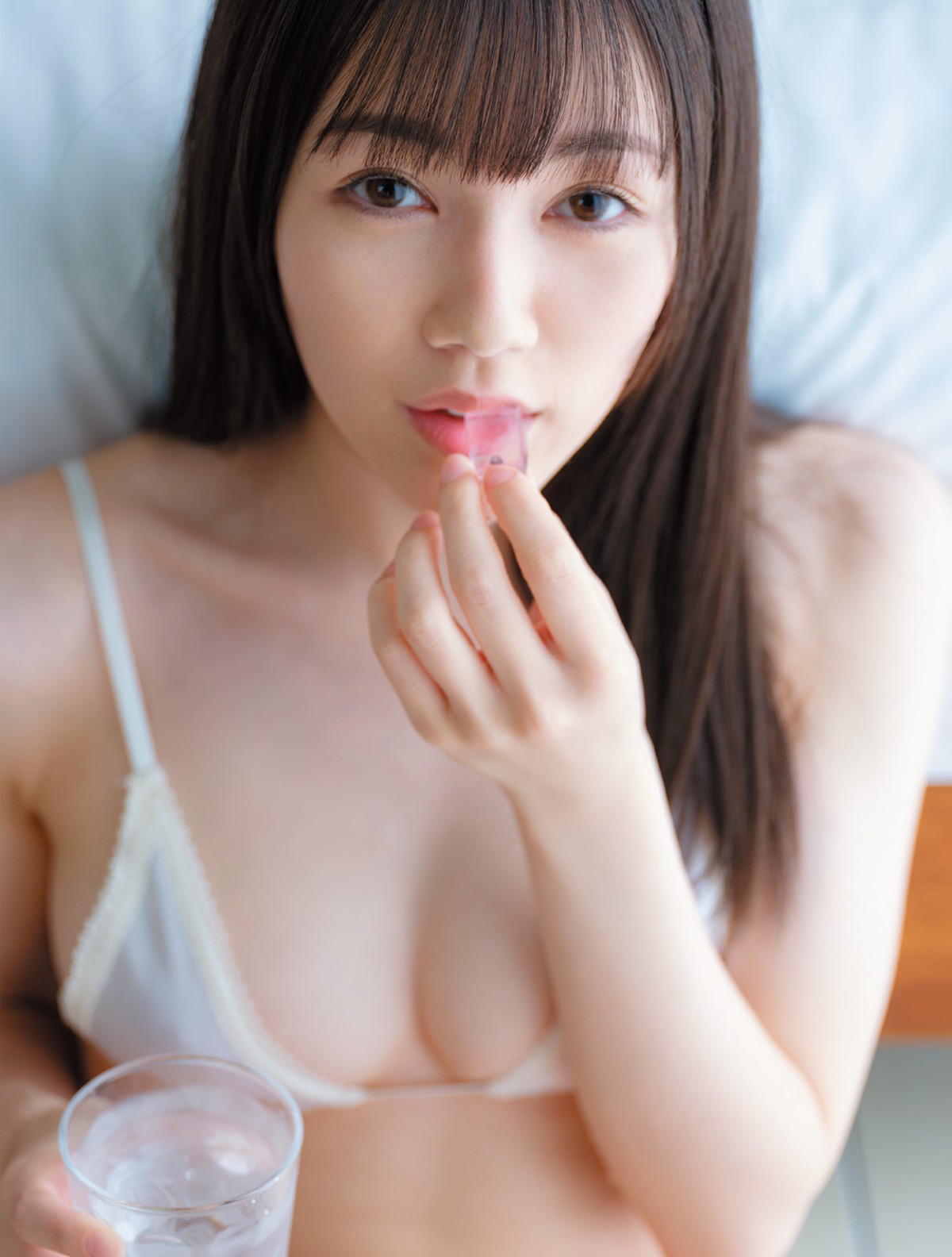 Photobook Remu Suzumori 涼森れむ Insomnia 0044 9191637665.jpg