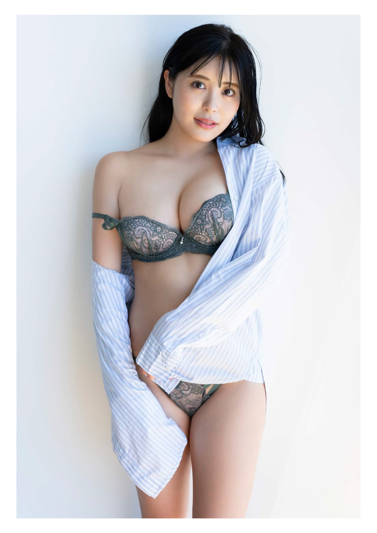 Photobook 2022 11 17 Hana Takeuchi 竹内花 I Want To Meet You Again 0012 9596247130.jpg