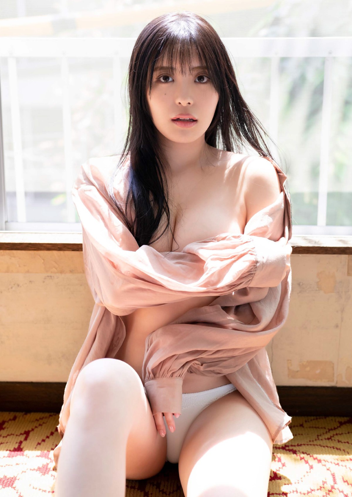 Photobook 2022 11 17 Hana Takeuchi 竹内花 At That Time At That Place 0010 8049796319.jpg