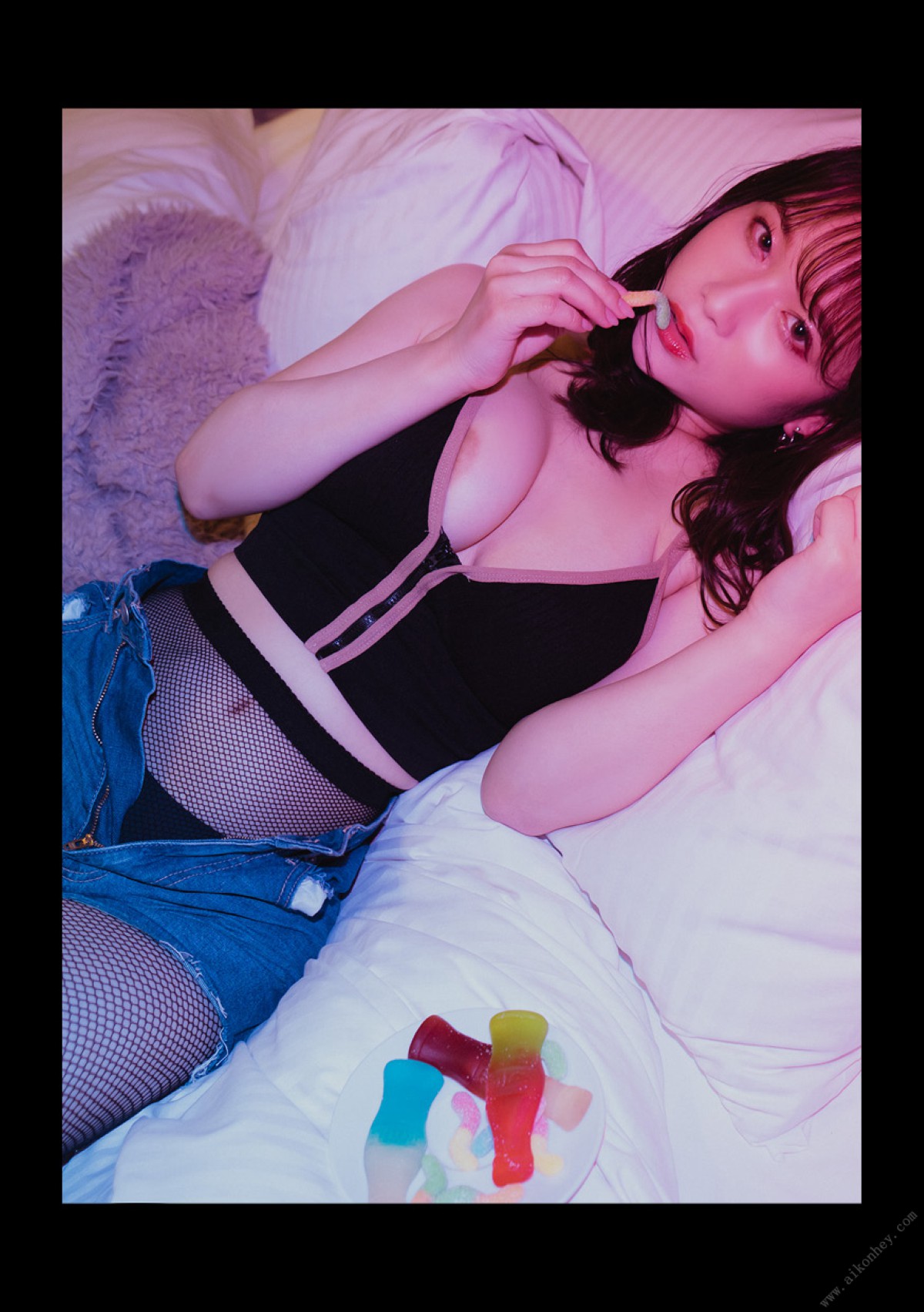 Photobook 2022 02 08 Rena Momozono 桃園怜奈 Escape 0063 5271175016.jpg