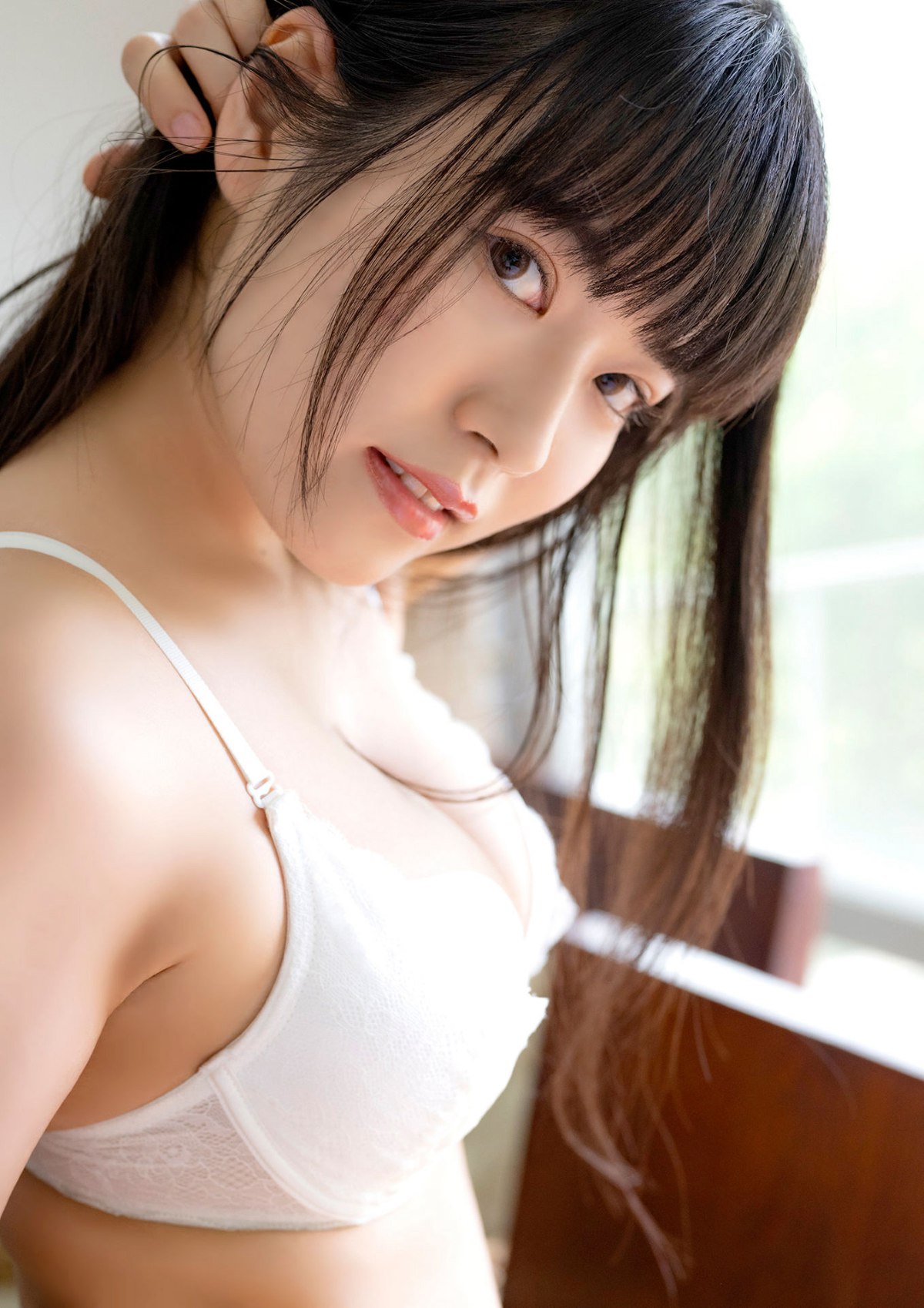 Young Champion Photobook Umi Shinonome 東雲うみ Really Provocation 0039 4996387323.jpg