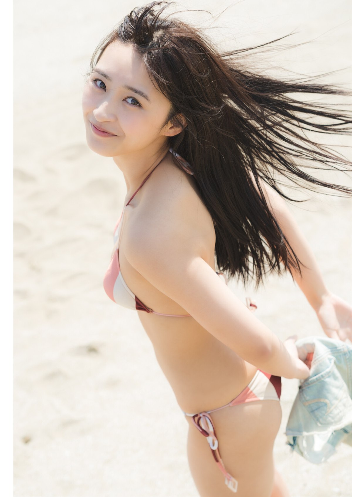 YJ Photobook 2022 11 17 Hinata Matsumoto 松本日向 The Dream Goes On 0037 2671325998.jpg