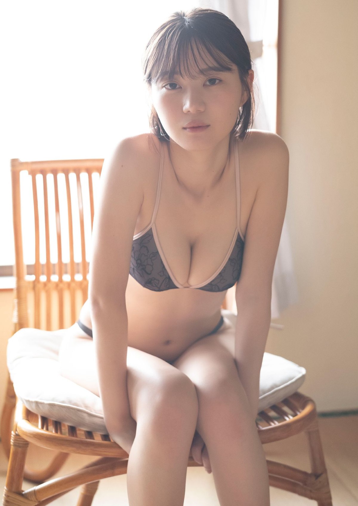 YJ Photobook 2022 10 22 Ikechan いけちゃん Mote Asobu 0035 2704605472.jpg