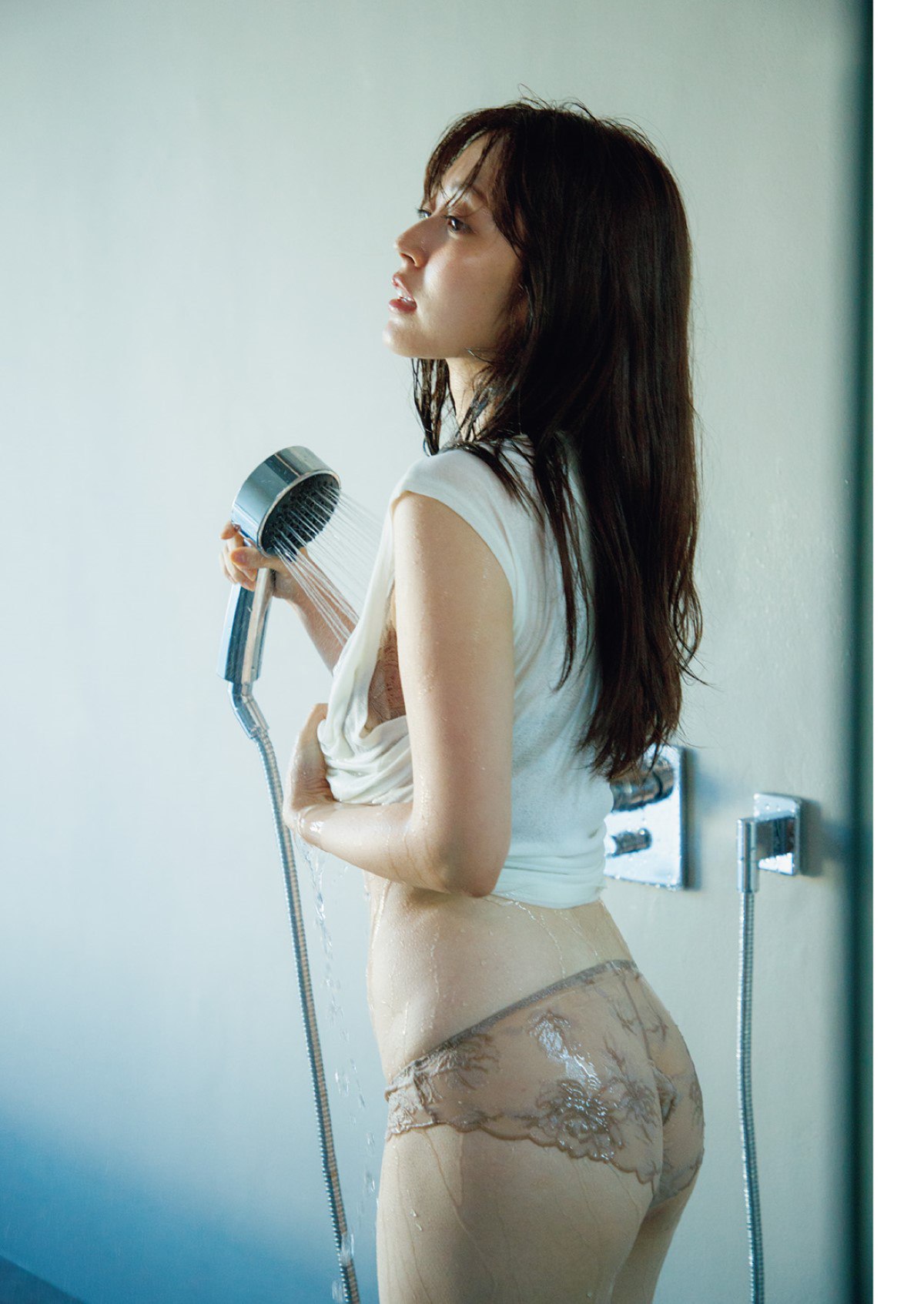 Photobook 2022 11 17 Airi Suzuki 鈴木愛理 Nectar 0060 1993838336.jpg