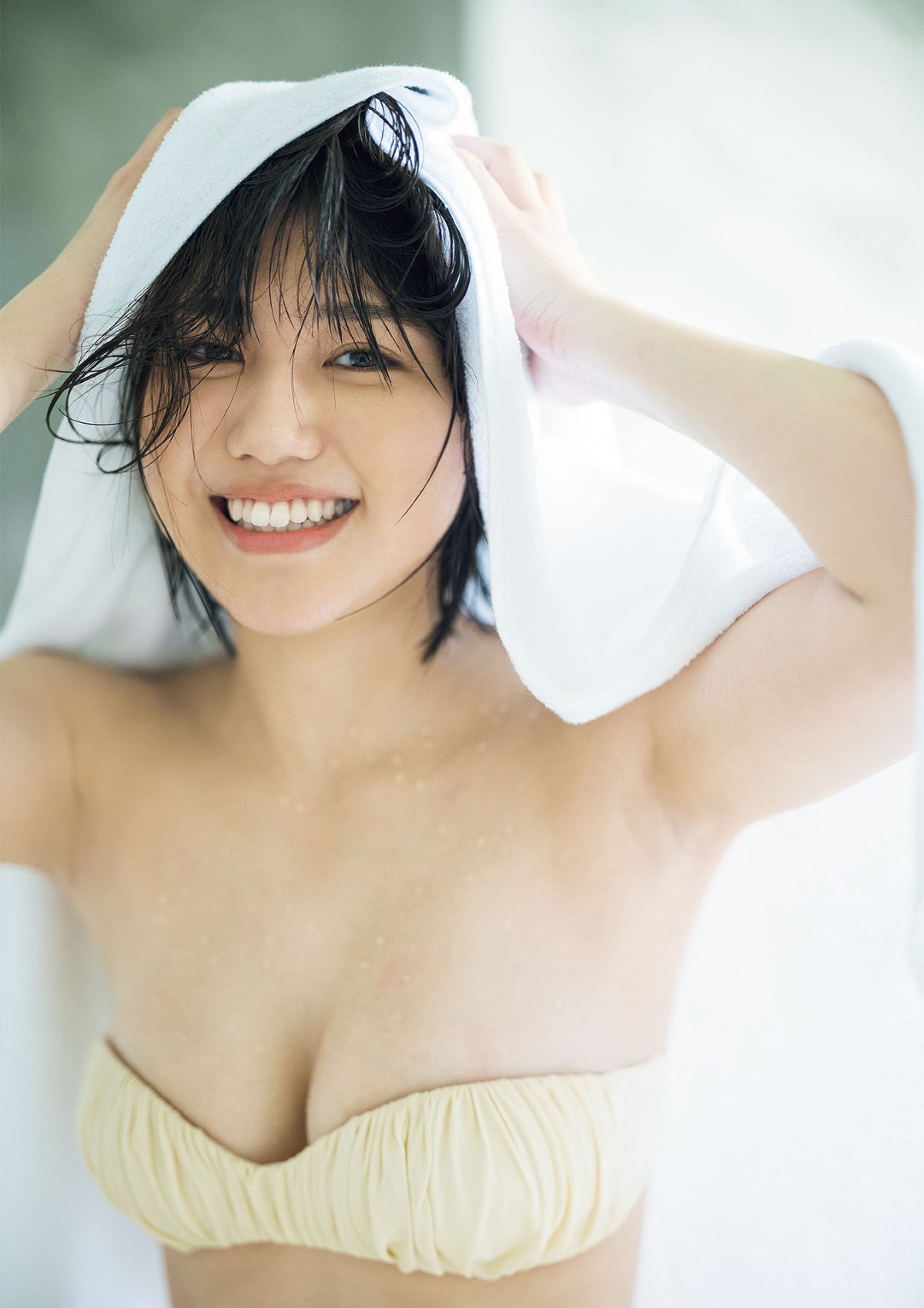 Photobook 2022 10 19 Karen Izumi 和泉芳怜 Lovely Karen 0022 7053600491.jpg