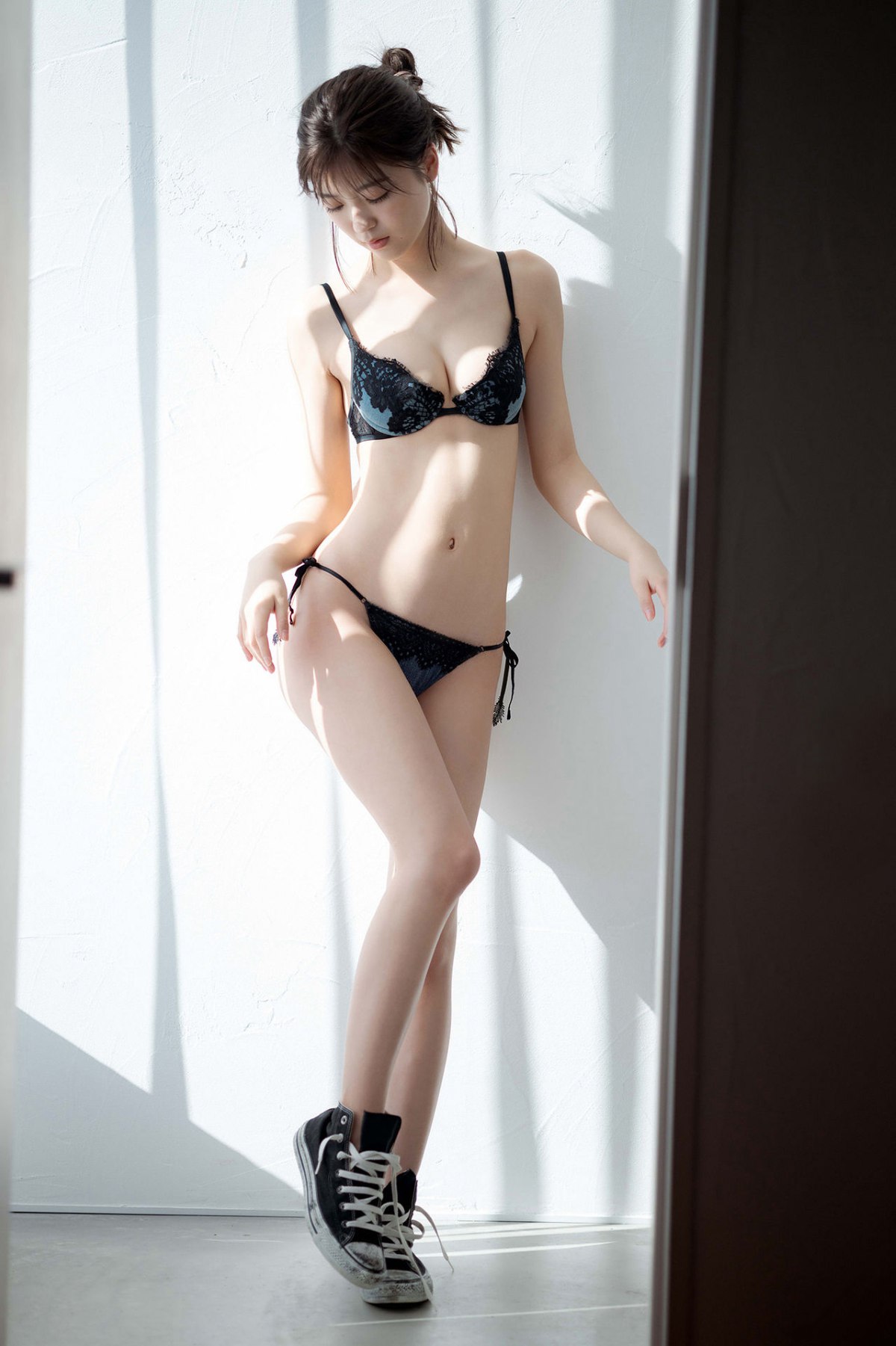 FRIDAY Digital Photobook Mio Kudo 工藤美桜 While Shining 0064 3894985303.jpg